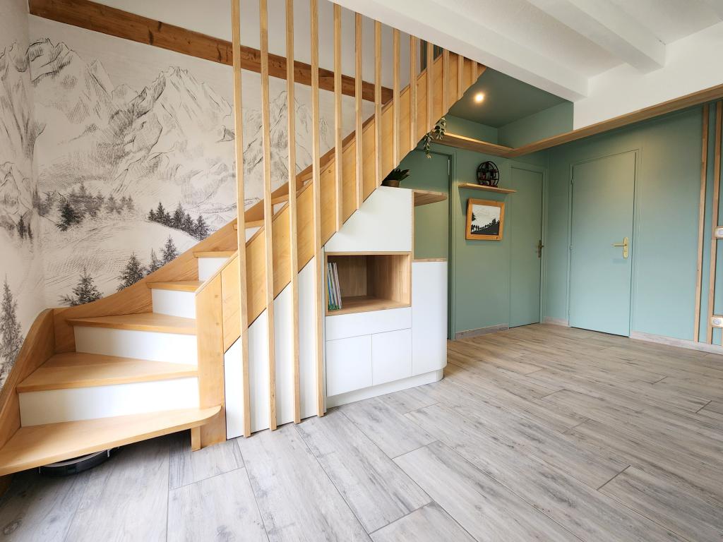 Rangement sous escalier