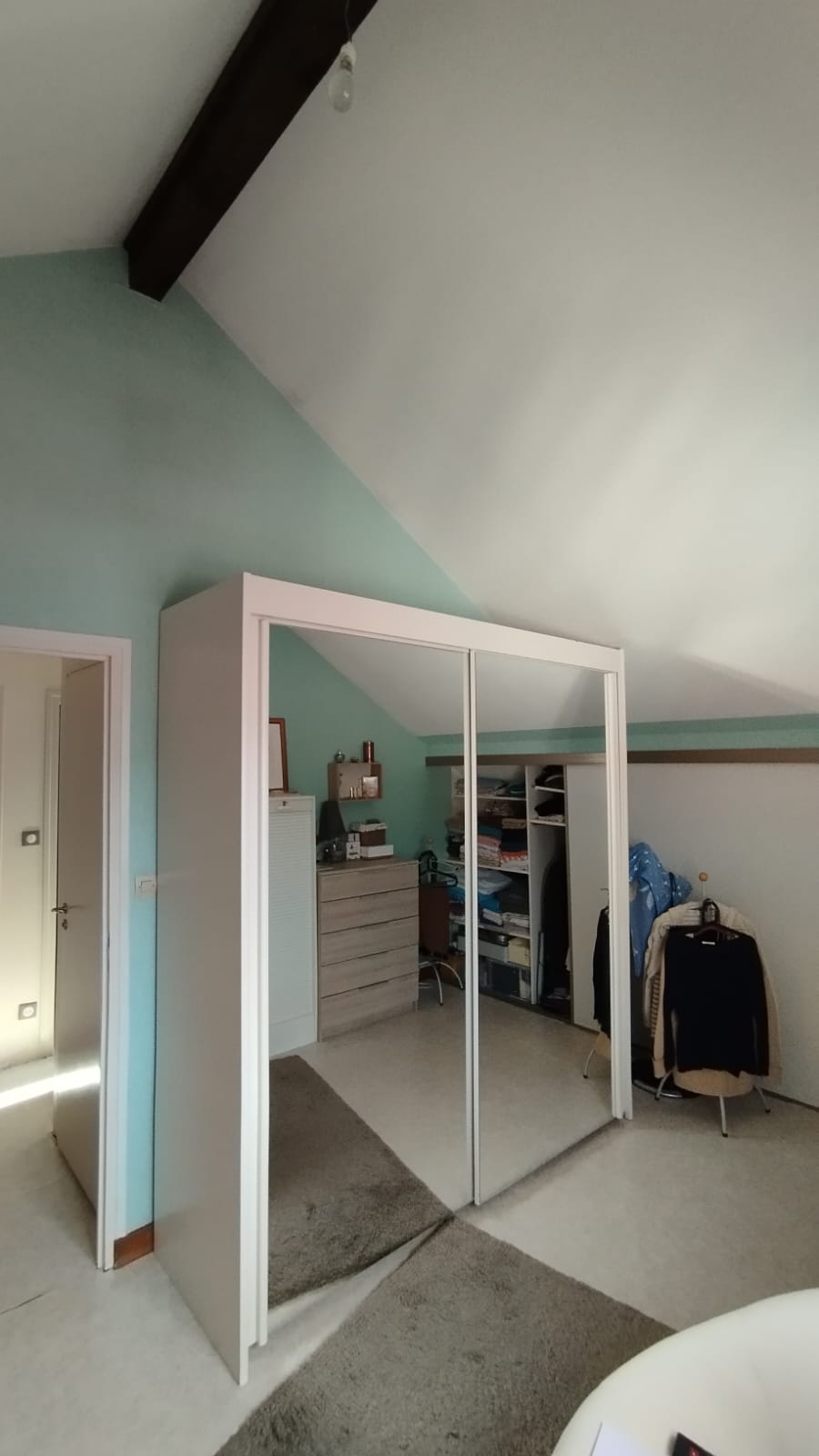 Chambre sobre et apaisante