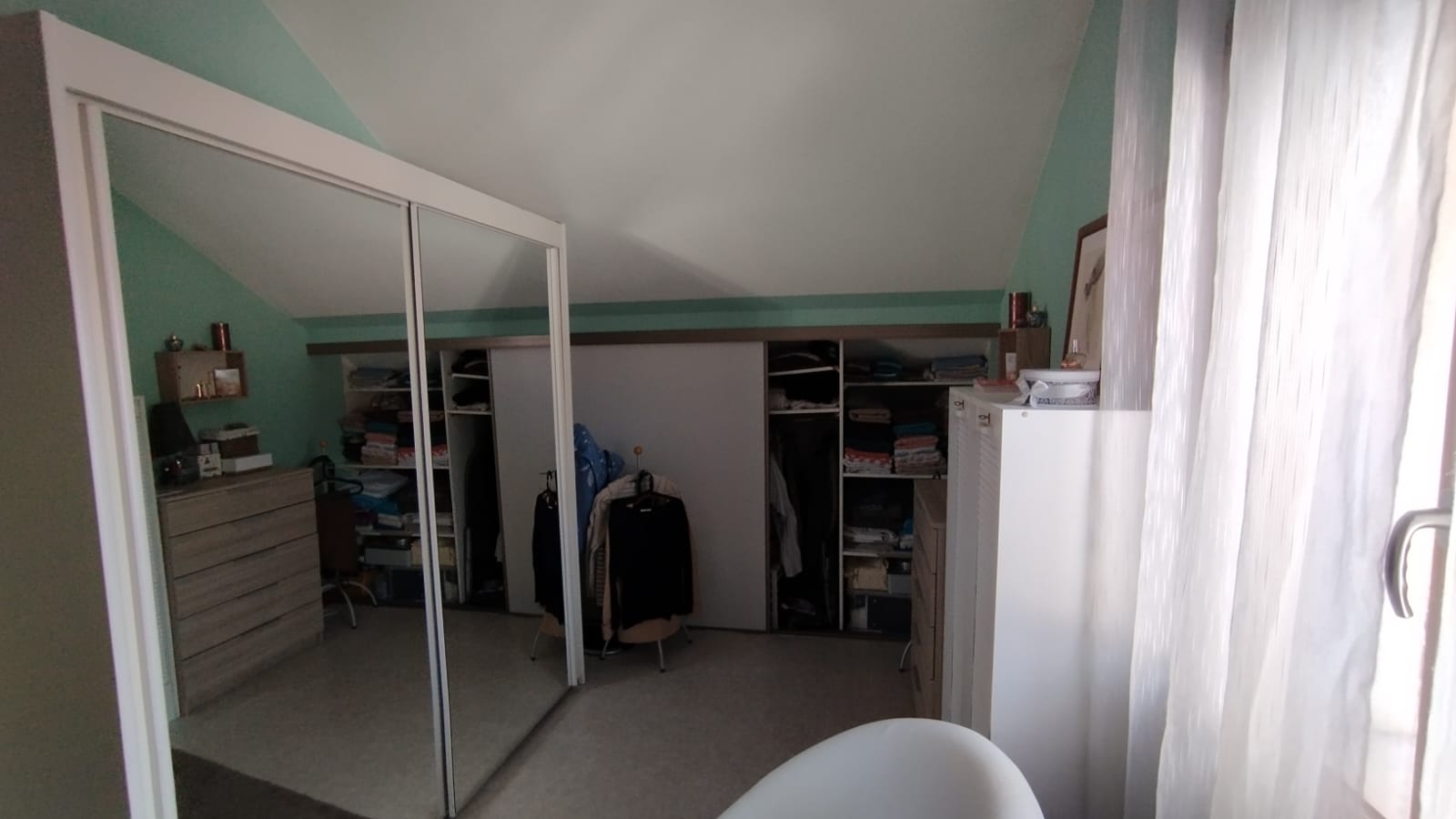 Chambre sobre et apaisante